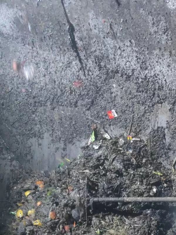 泸定污水池清理